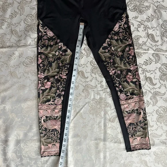 Spell and the Gypsy Activewear yoga set - Picture 7 of 9